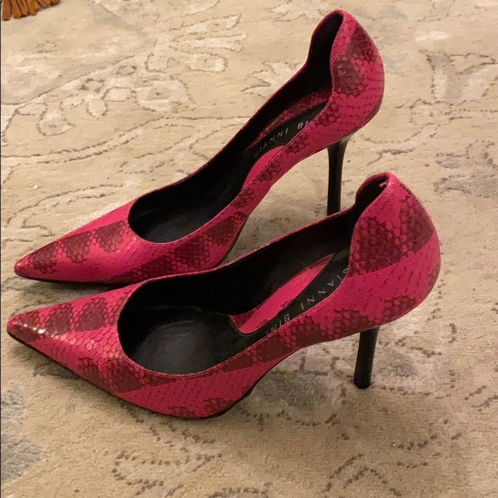 Snakeprint heels